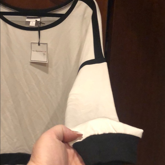 BisouBisou Top. BNWT BLACK/WHITE. SIZE XL - Picture 3 of 8